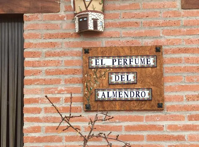 El Perfume Del Almendro Casa rural *